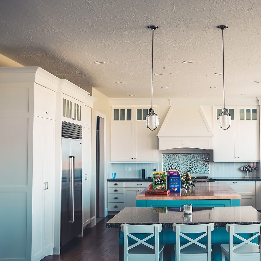 Modern kitchen with an island and pendant lighting